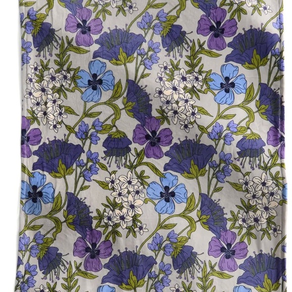 Vera Bradley EssentialThrow Blanket - Picture 2 of 4